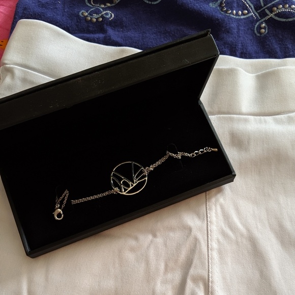 Love Vintage Bracelet - Picture 2 of 6